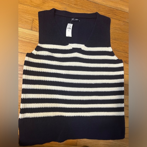 White and Navy Striped  Sweater Preppy  vest size large TALL NWT GAP - Picture 3 of 4
